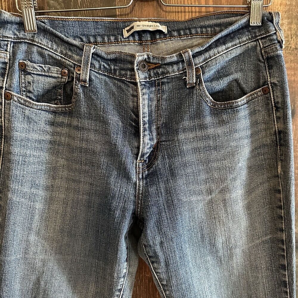 Levi's Men's Straight Jeans in Faded Blue Wash - Picture 3 of 6